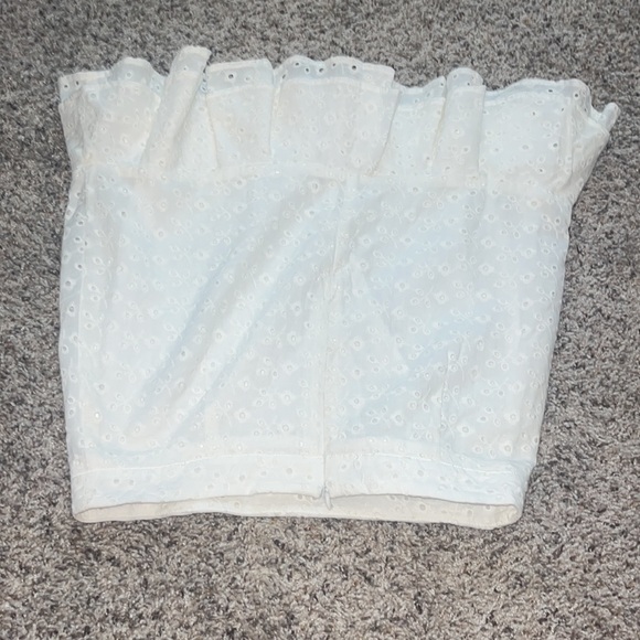 Francesca’s ruffle white skirt - Picture 3 of 5